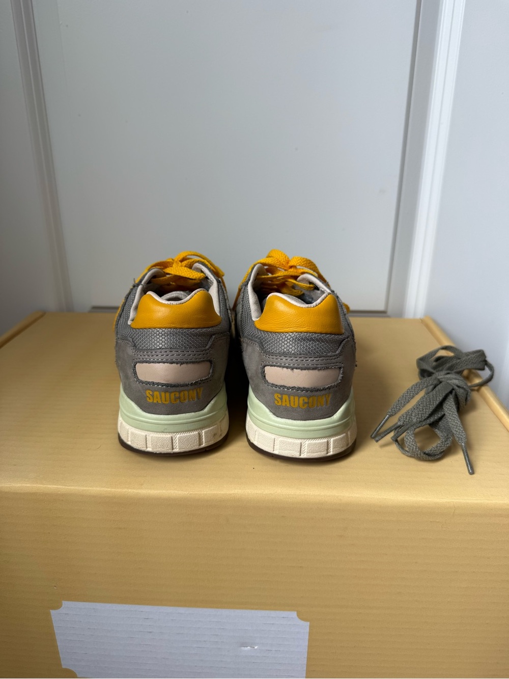 Saucony Shadow 5000 sneaker | 'Grey Curry' | Size 7.5 men’s (9 women’s) - Picture 4 of 6